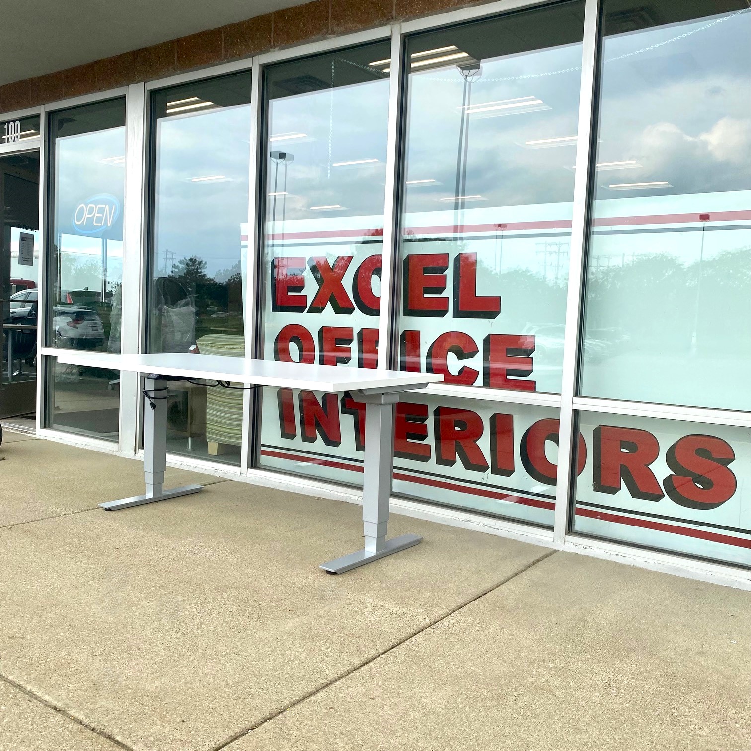 HAWORTH HEIGHT ADJUSTABLE TABLE WITH ELECTRIC BASE, 29x70 - Image 11