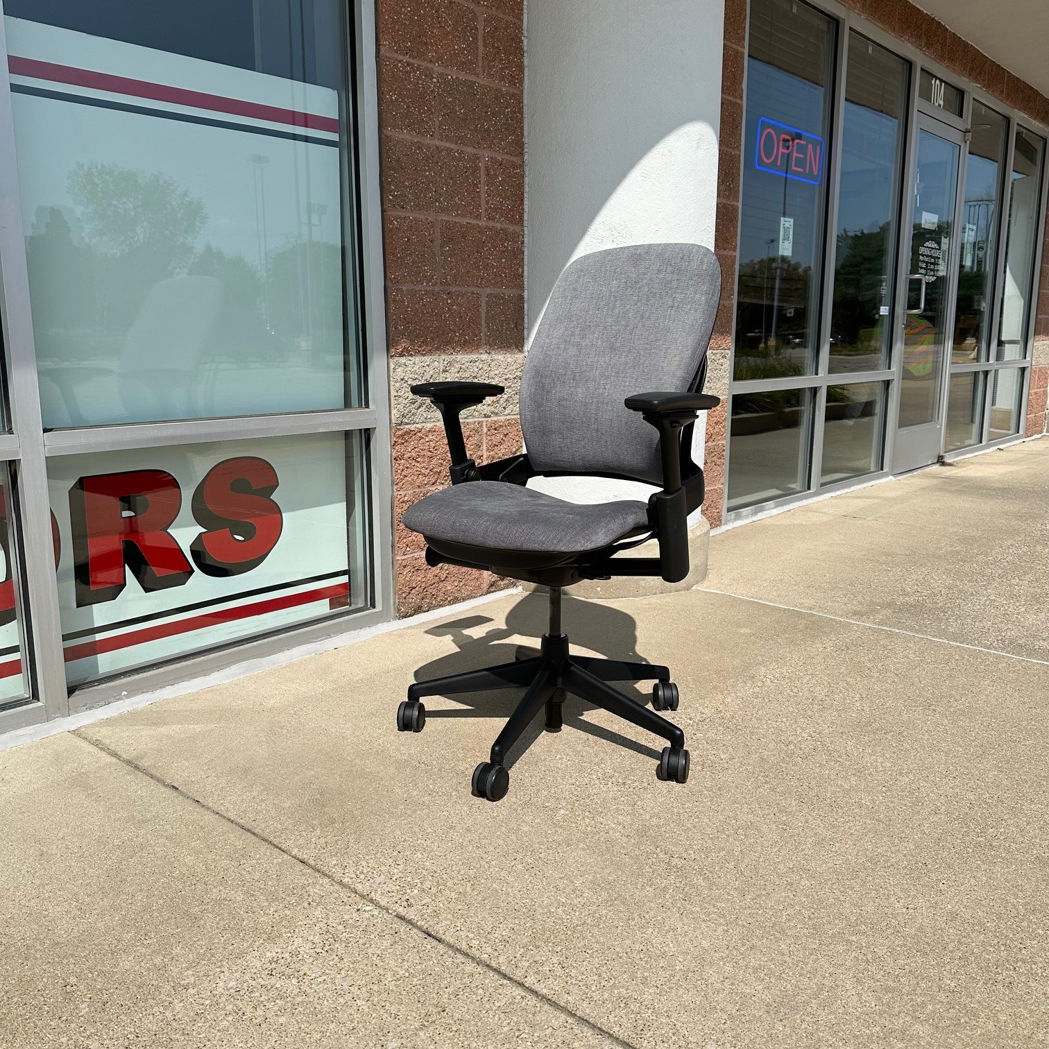 BOULDER STEELCASE LEAP V-2 TASK CHAIR - Image 8