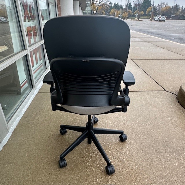 STEELCASE LEAP V-2 TASK CHAIR Taupe Vinyl - Image 5
