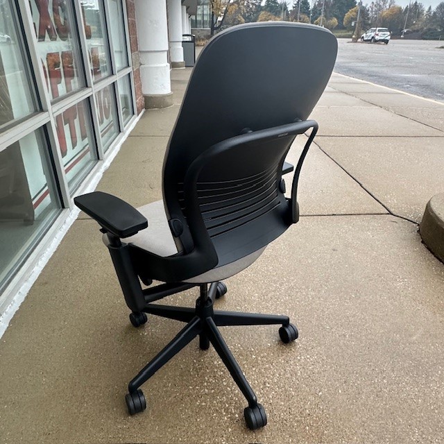 STEELCASE LEAP V-2 TASK CHAIR Taupe Vinyl - Image 6