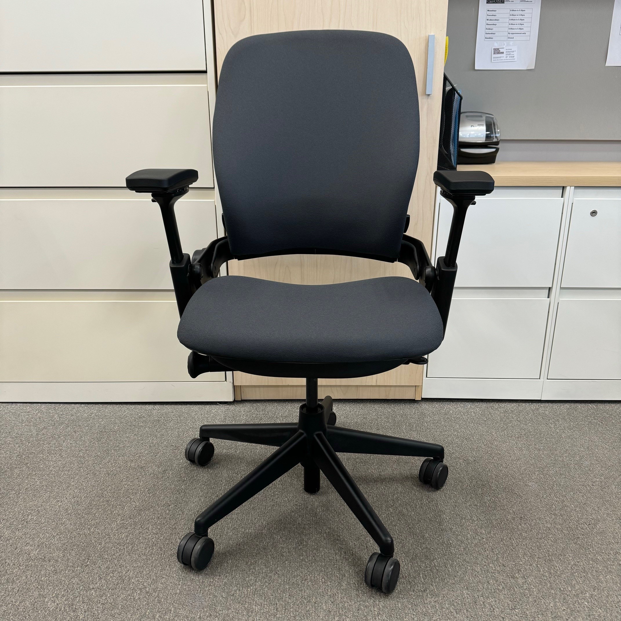 STEELCASE LEAP V-2 TASK CHAIR Charcoal