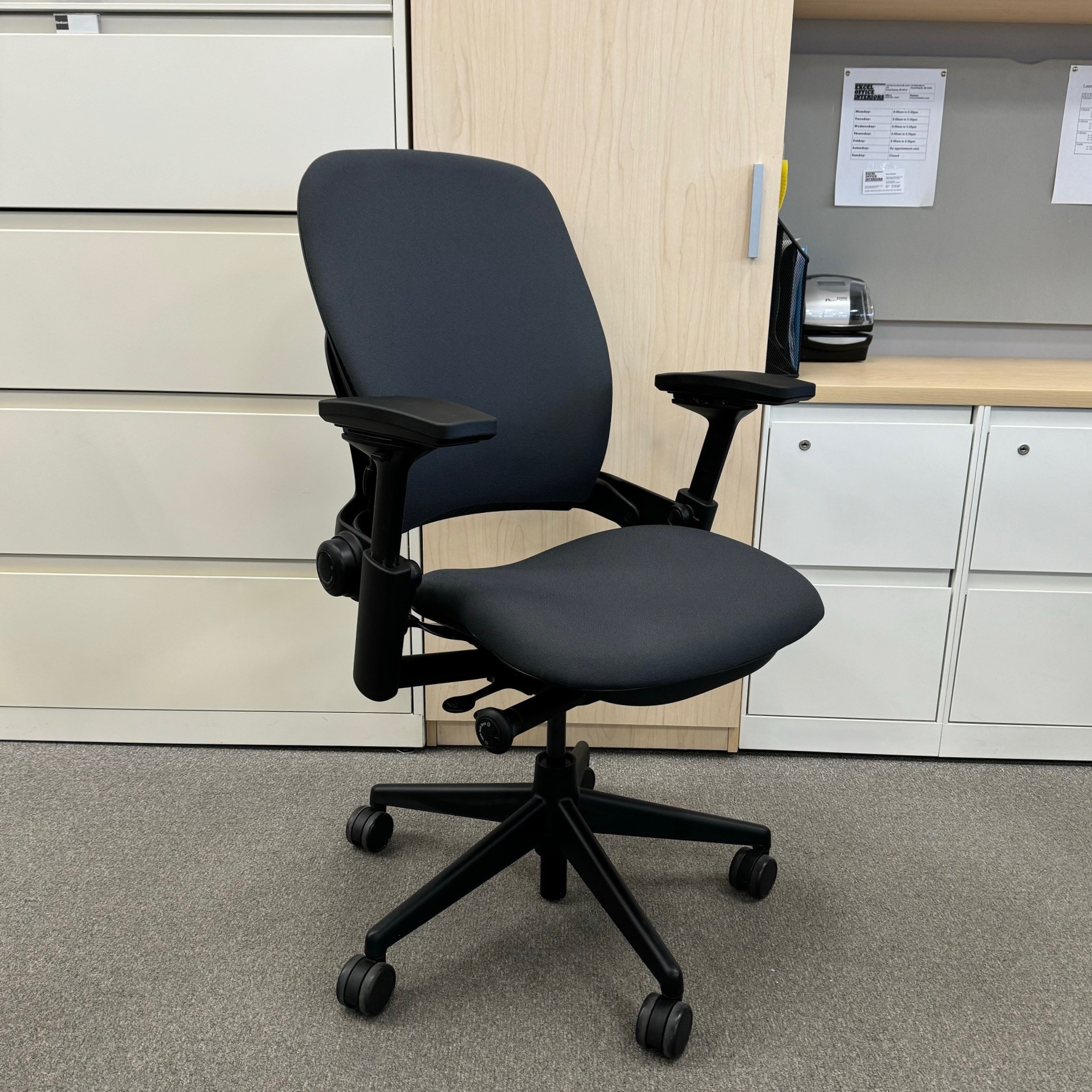 STEELCASE LEAP V-2 TASK CHAIR Charcoal - Image 2