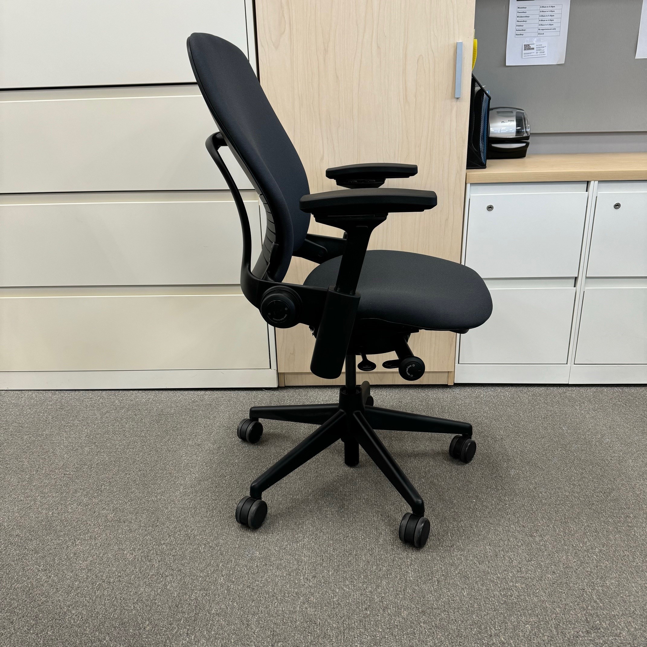 STEELCASE LEAP V-2 TASK CHAIR Charcoal - Image 3