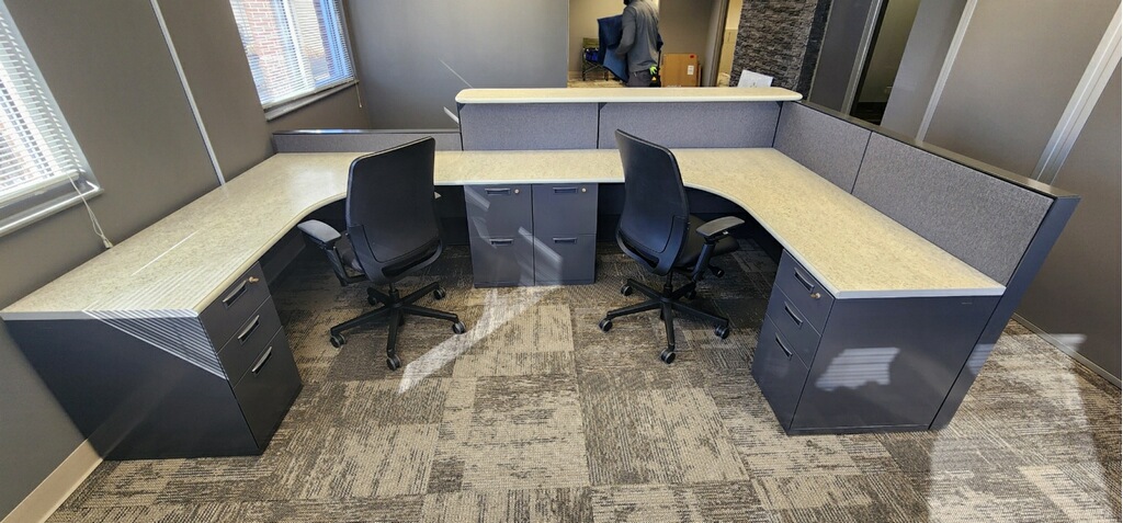 Haworth Compose Reception Station