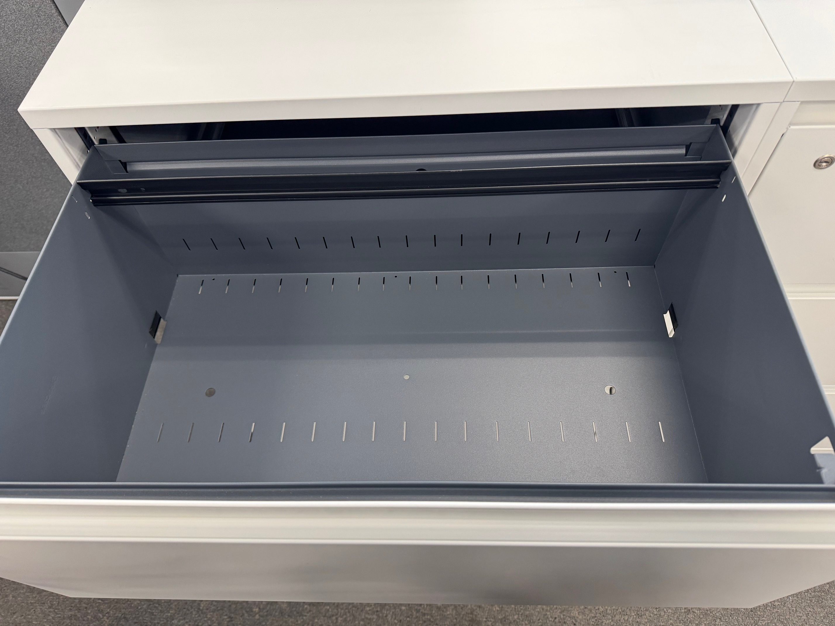Steelcase Lateral File, 3 Drawer, 30"Wide - Image 3