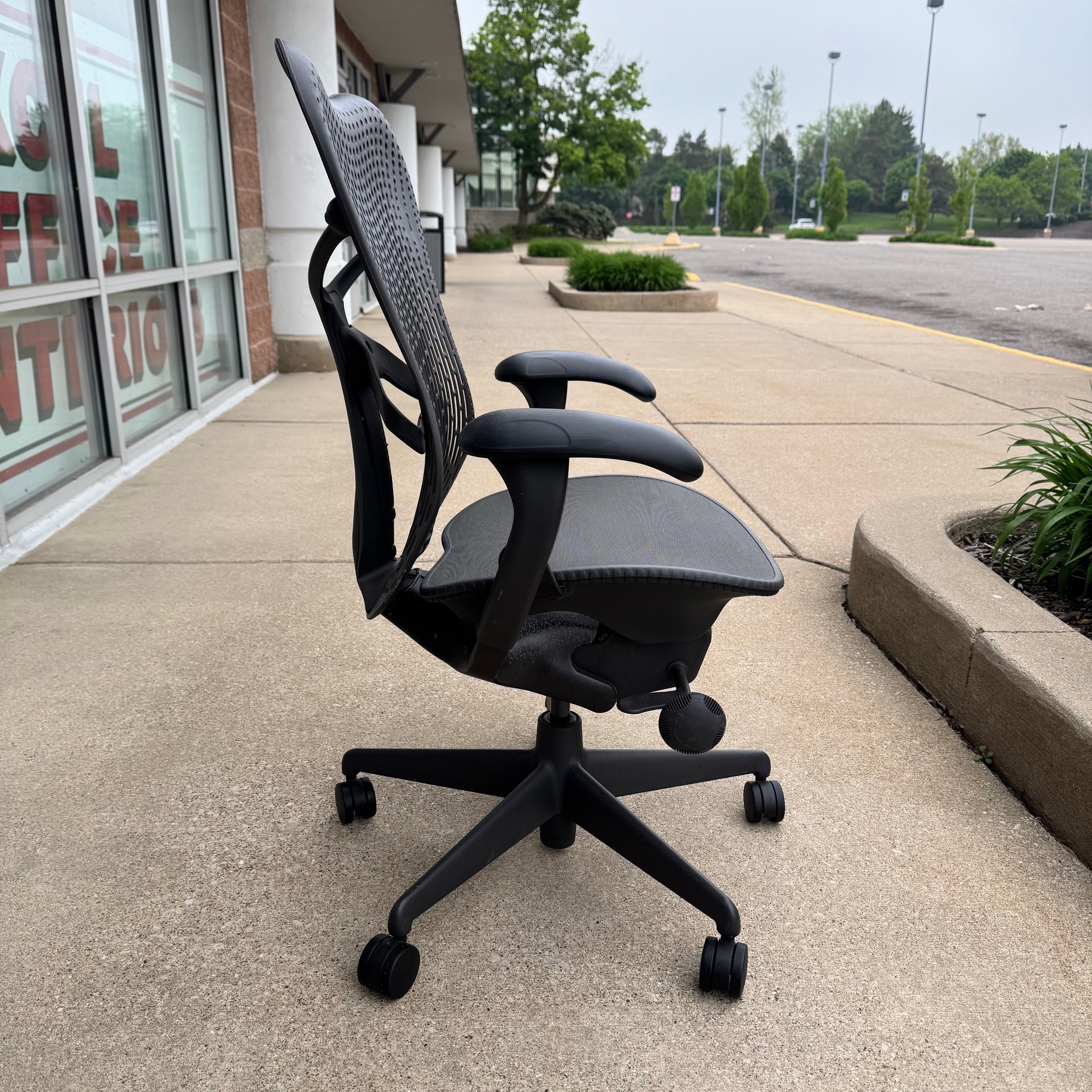 Herman Miller Mirra I Task Chair - Image 3