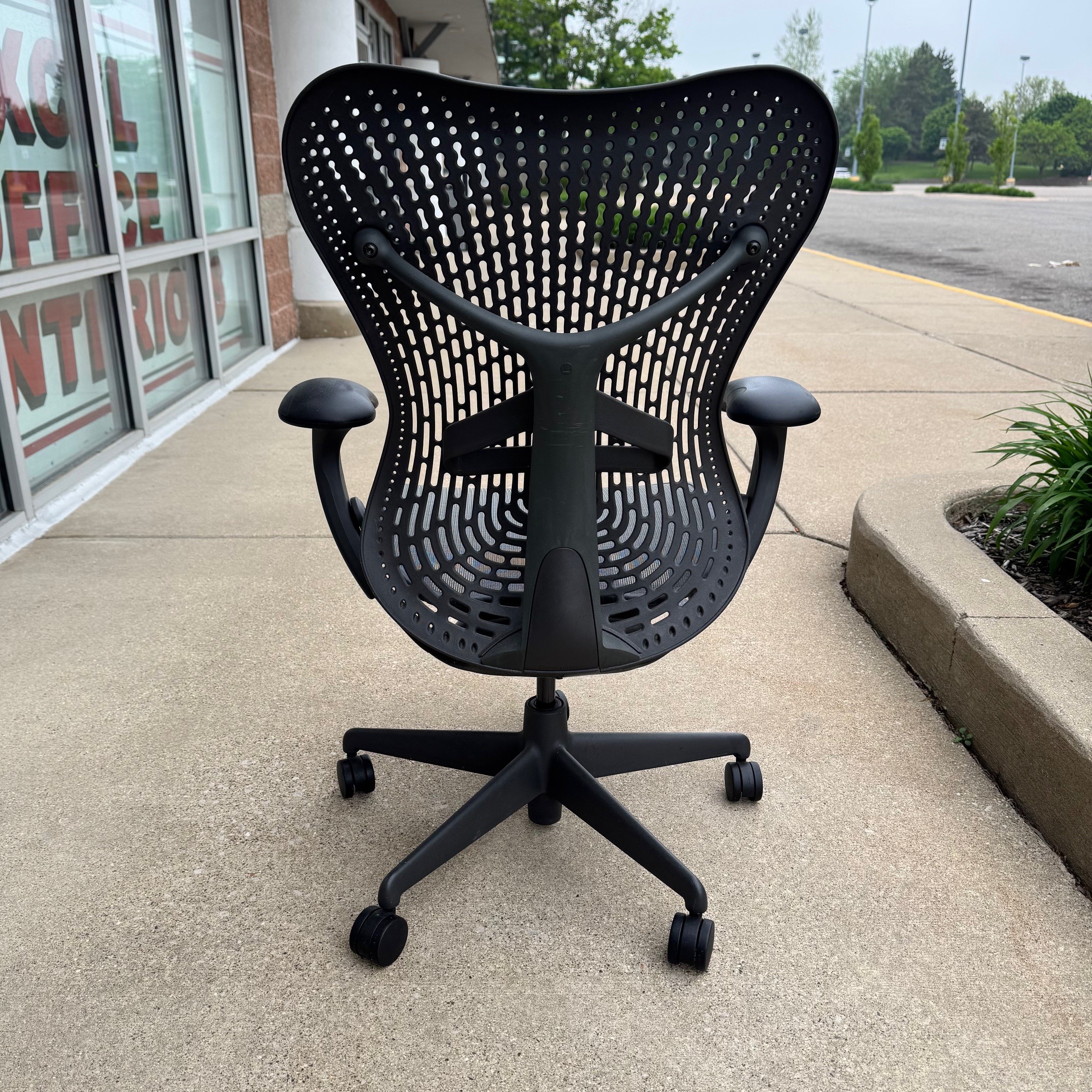 Herman Miller Mirra I Task Chair - Image 5