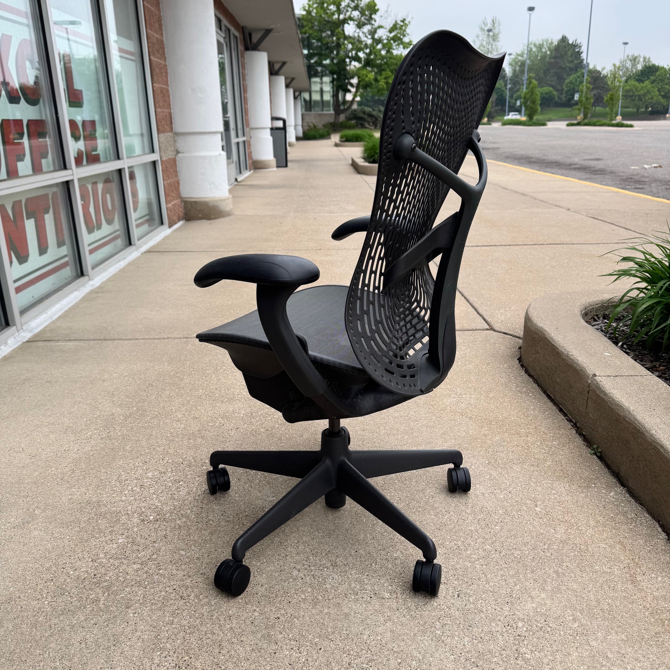 Herman Miller Mirra I Task Chair - Image 6