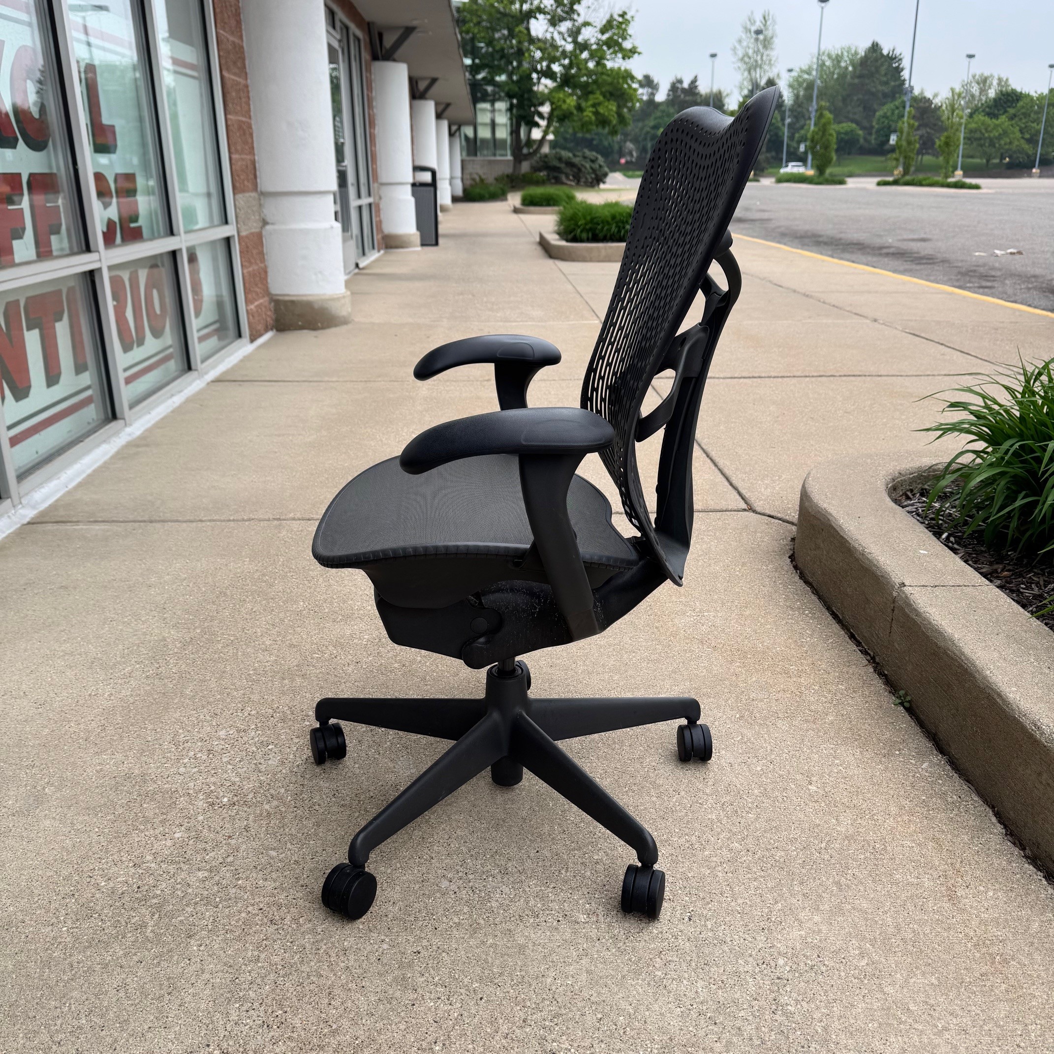 Herman Miller Mirra I Task Chair - Image 7