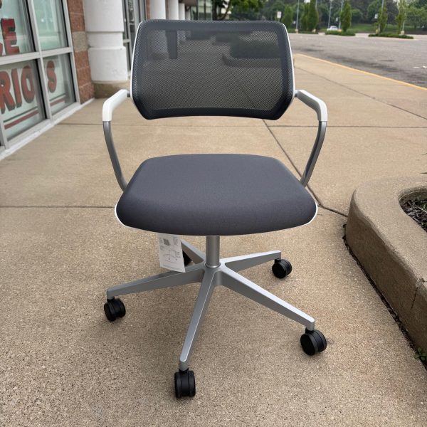Steelcase QiVi Series Chair