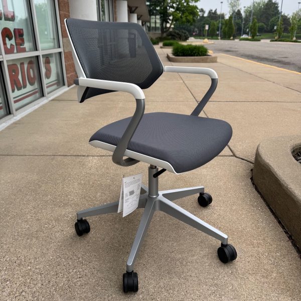 Steelcase QiVi Series Chair - Image 2