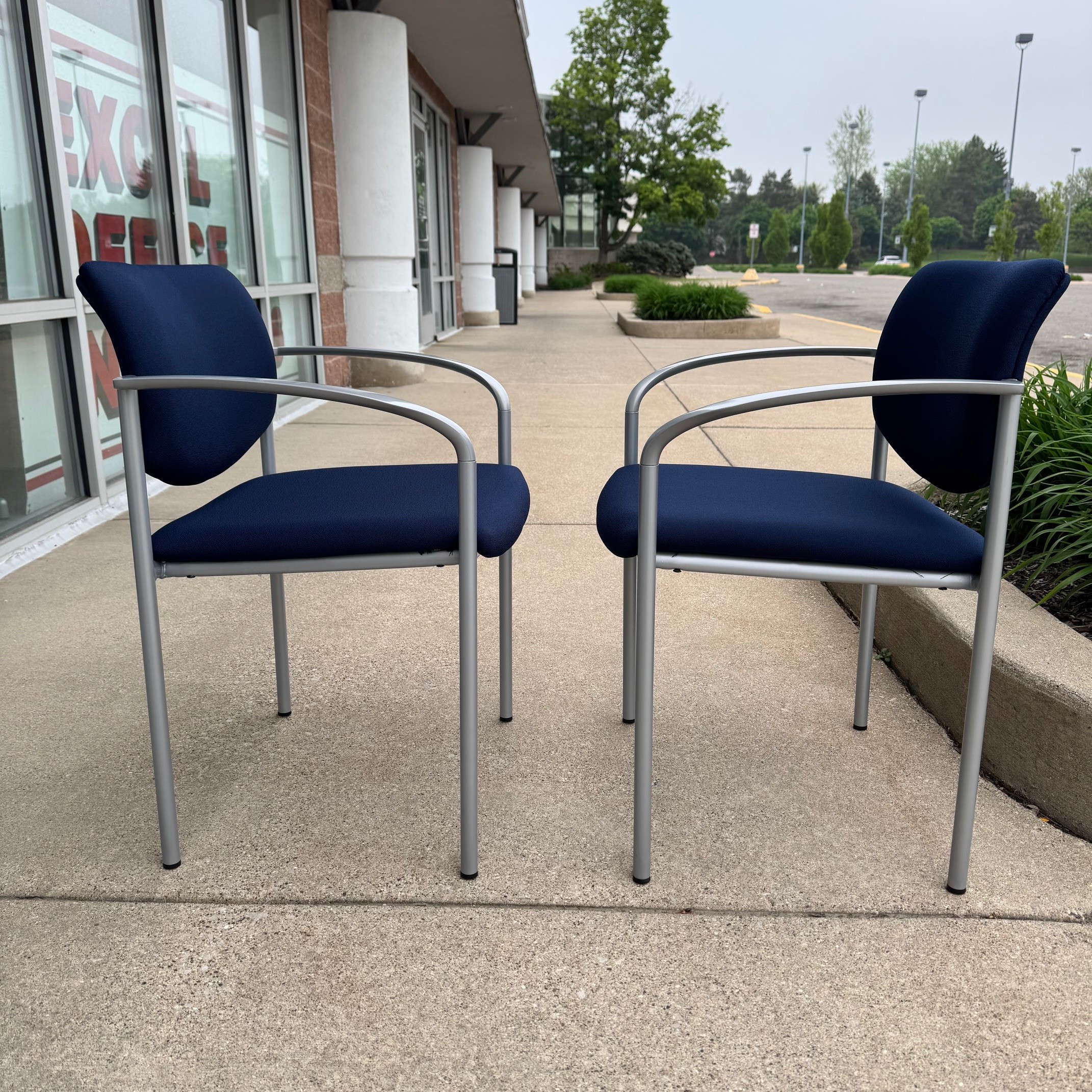 Used Navy Steelcase Player Series Guest Chair - Image 3