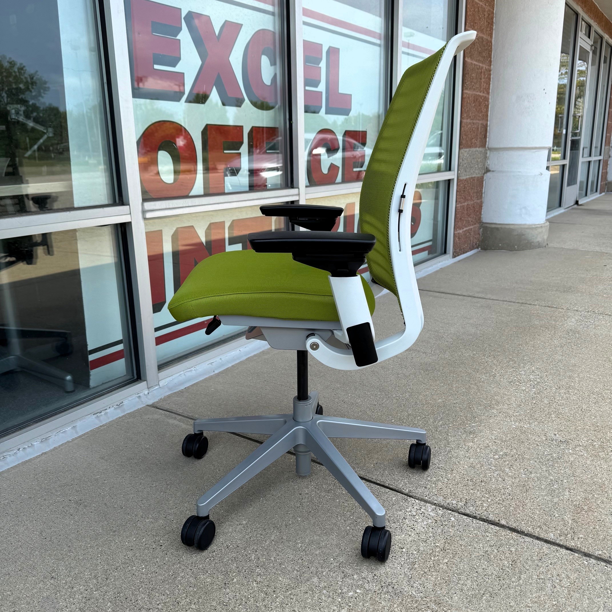 Wasabi Steelcase Think Series V-2 Task Chair Mesh Back - Image 7