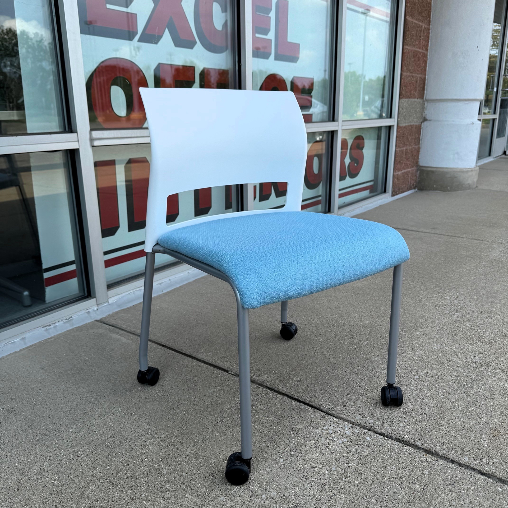 Used Atlantic Blue Steelcase Move Series Collaborative Chair - Image 2