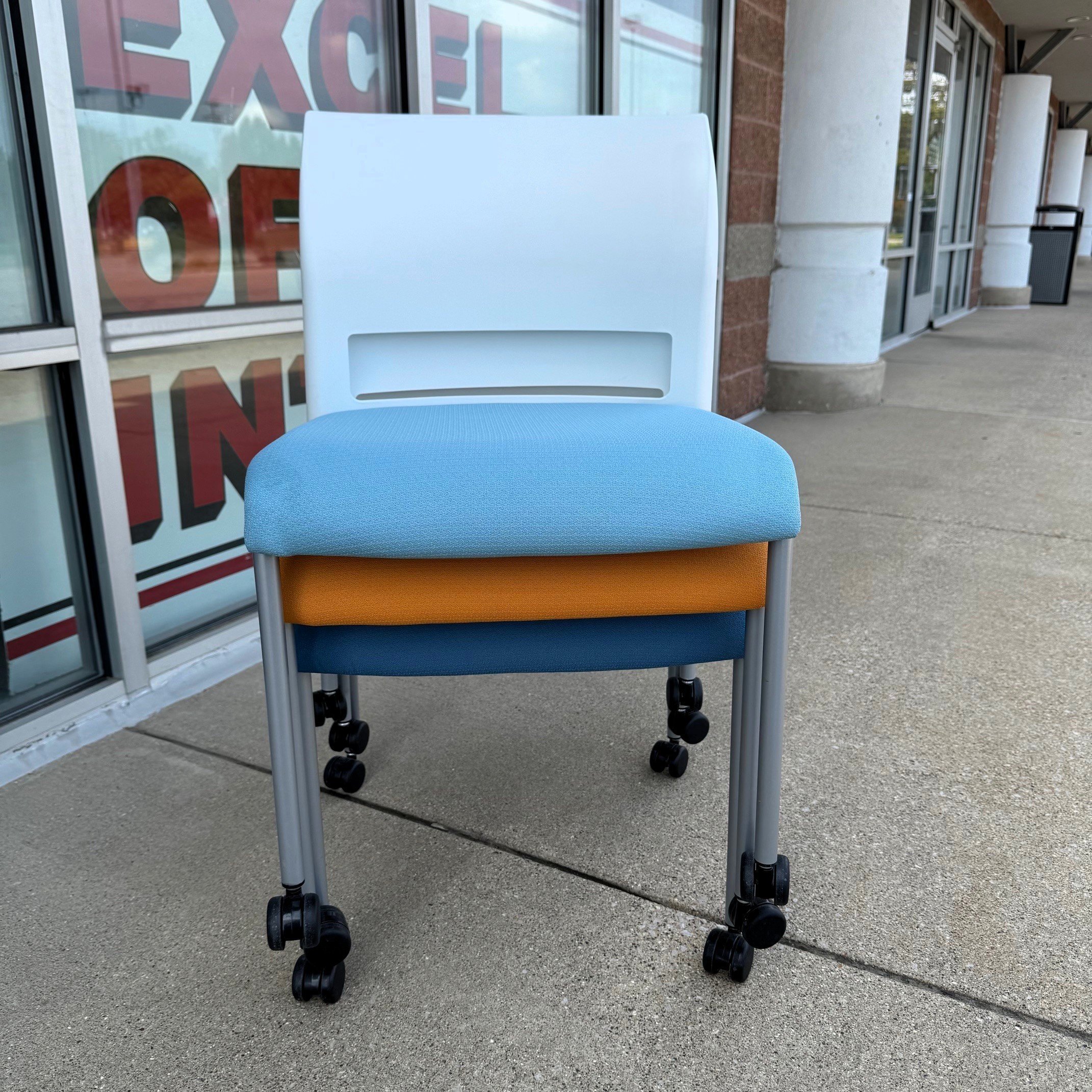 Used Sky Blue Steelcase Move Series Collaborative Chair - Image 10