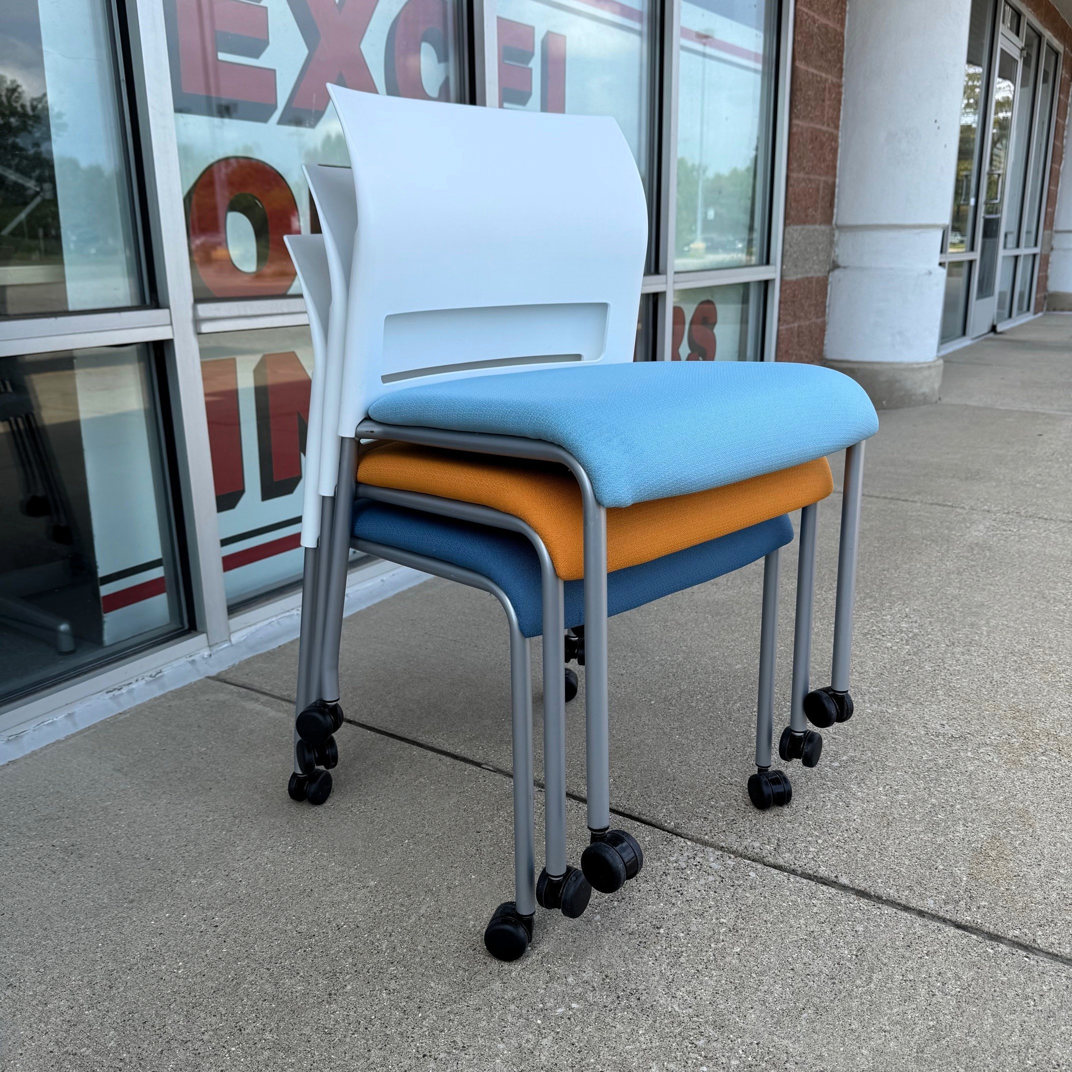 Used Sky Blue Steelcase Move Series Collaborative Chair - Image 11