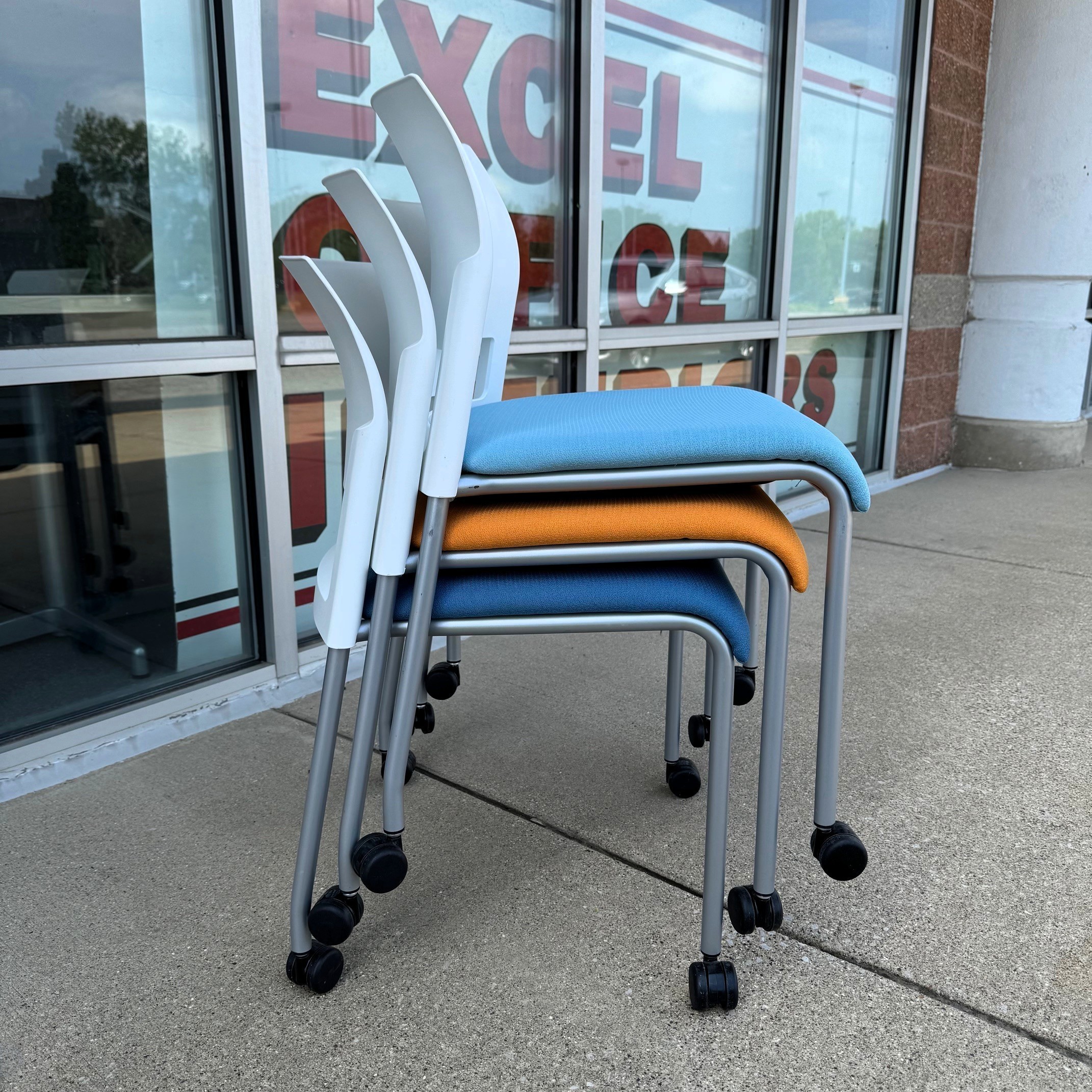 Used Sky Blue Steelcase Move Series Collaborative Chair - Image 12
