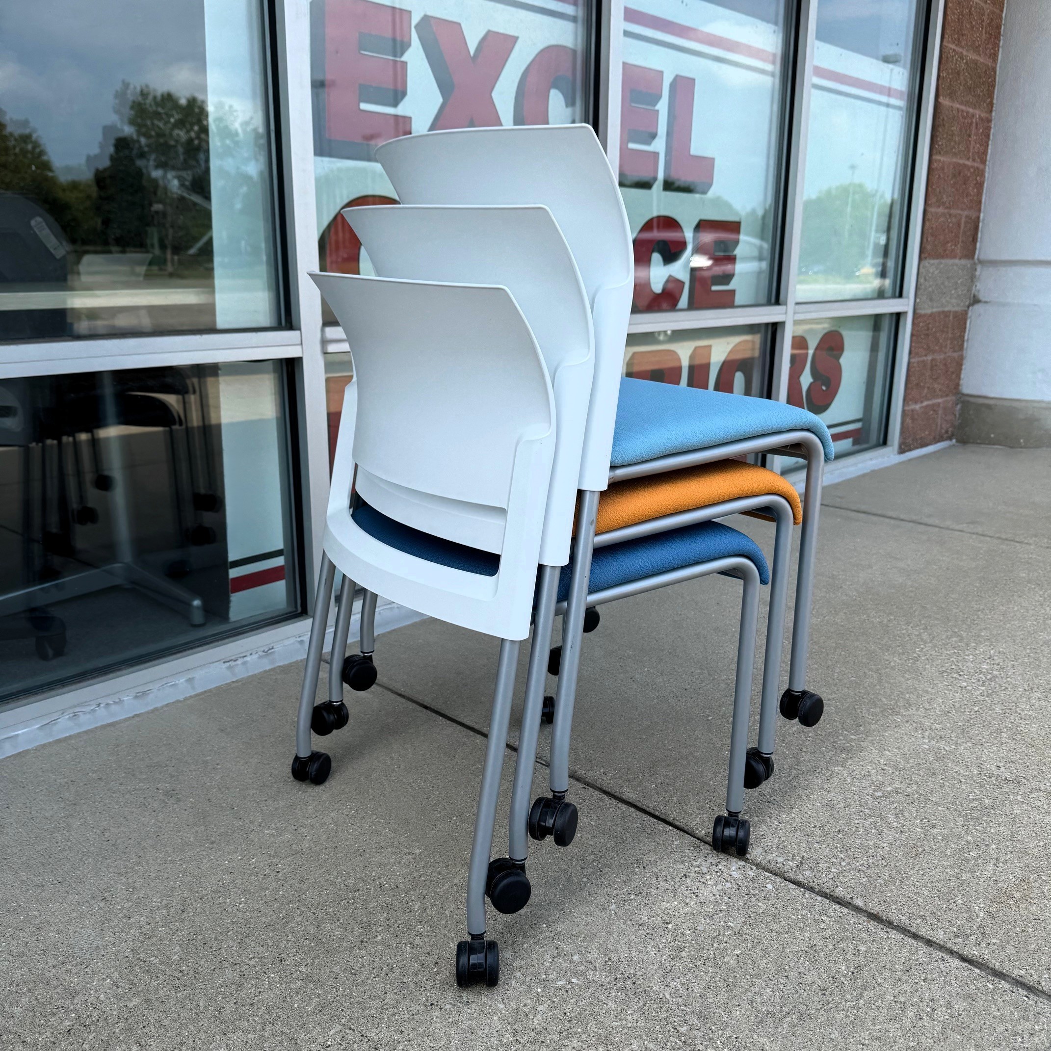 Used Sky Blue Steelcase Move Series Collaborative Chair - Image 13