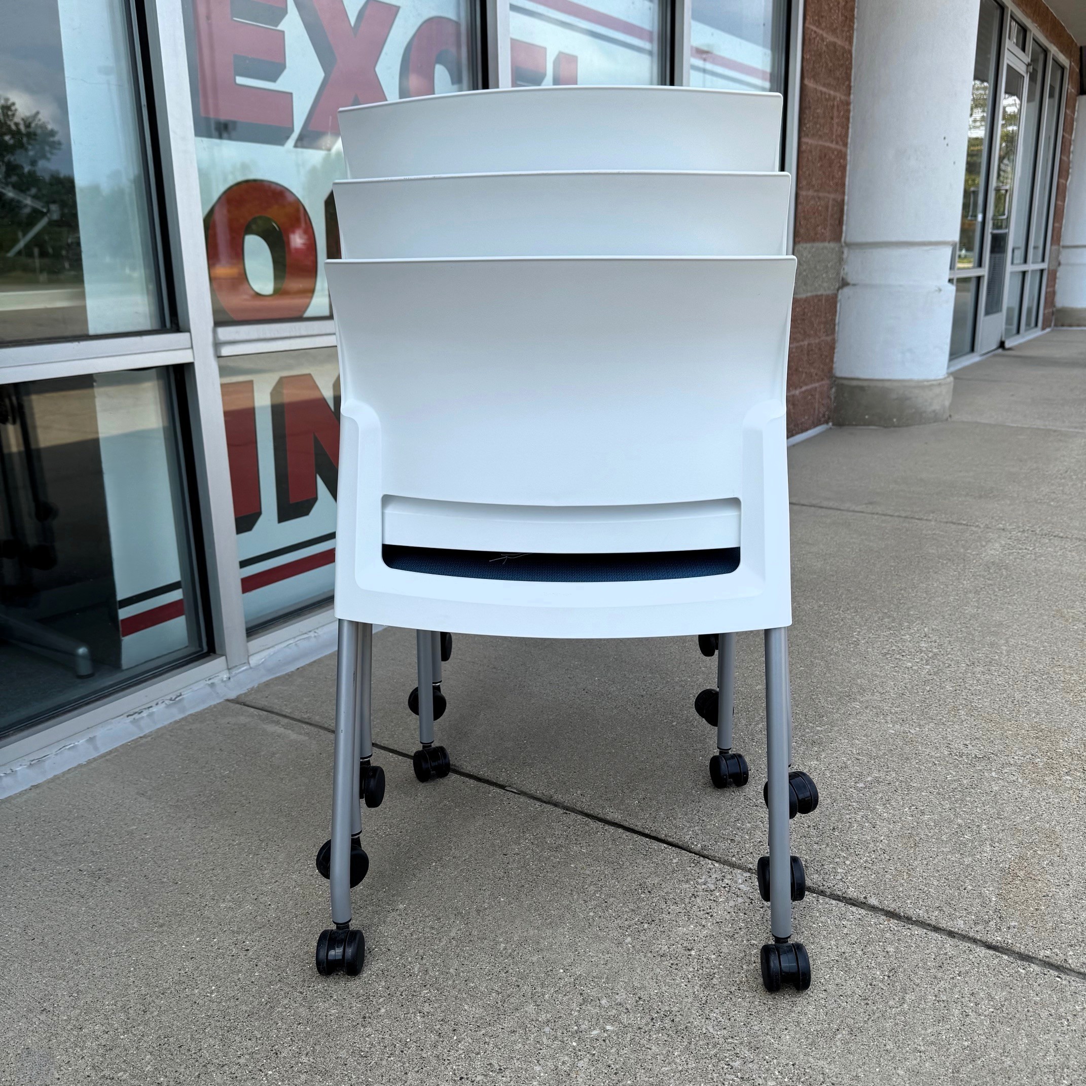 Used Sky Blue Steelcase Move Series Collaborative Chair - Image 14