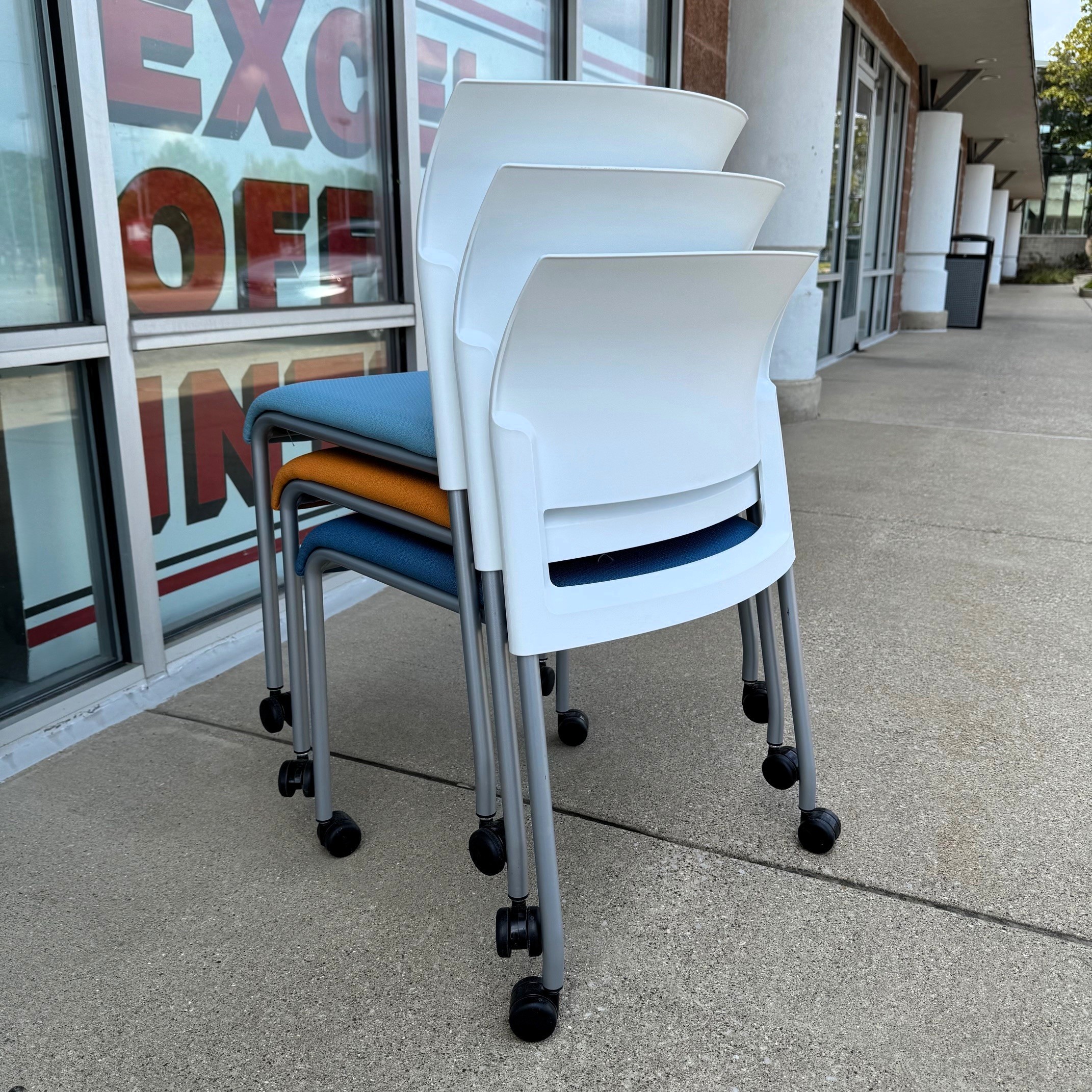Used Sky Blue Steelcase Move Series Collaborative Chair - Image 15