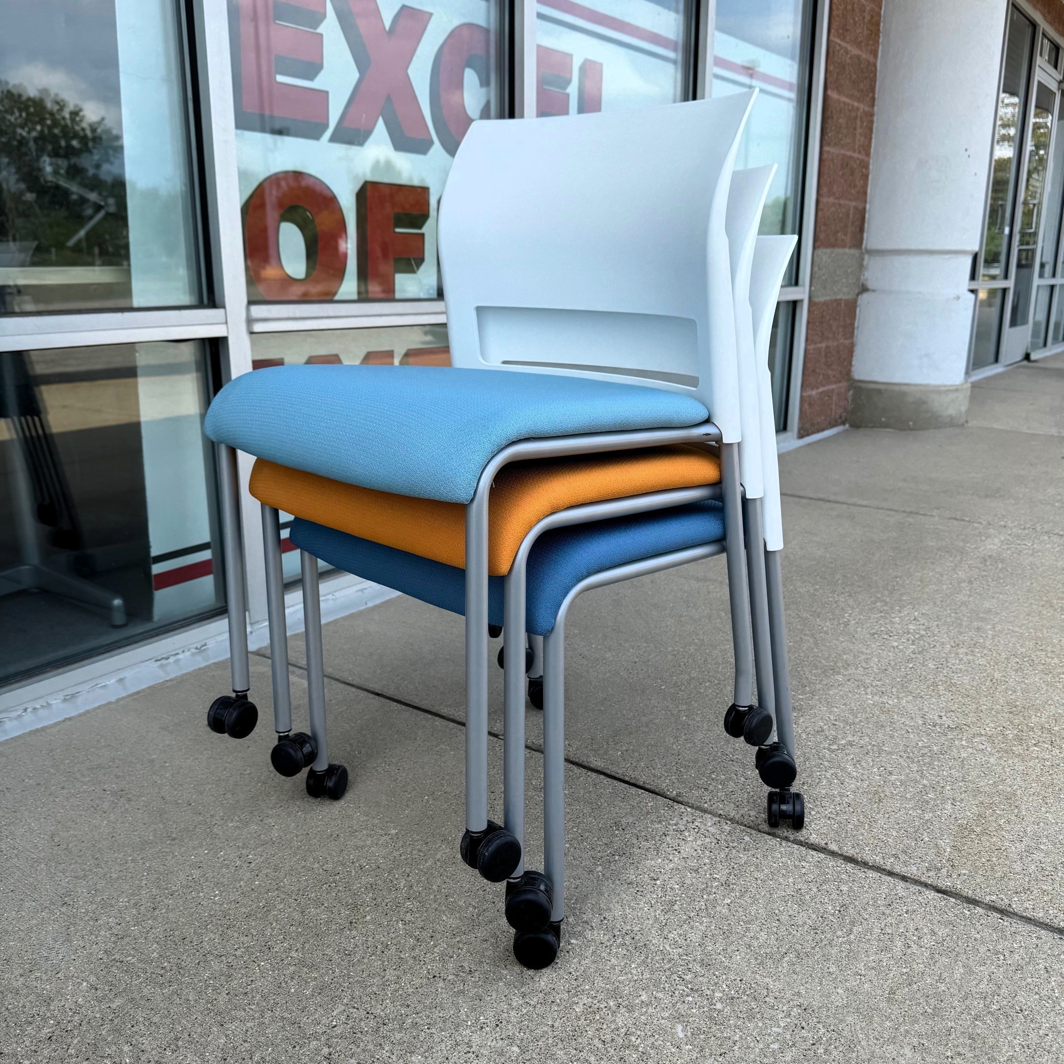 Used Sky Blue Steelcase Move Series Collaborative Chair - Image 17
