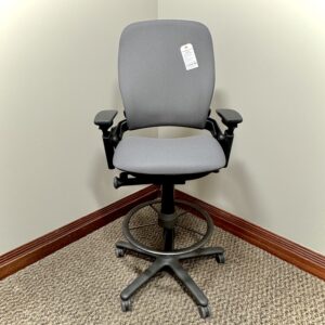 STEELCASE LEAP V-2 Stool