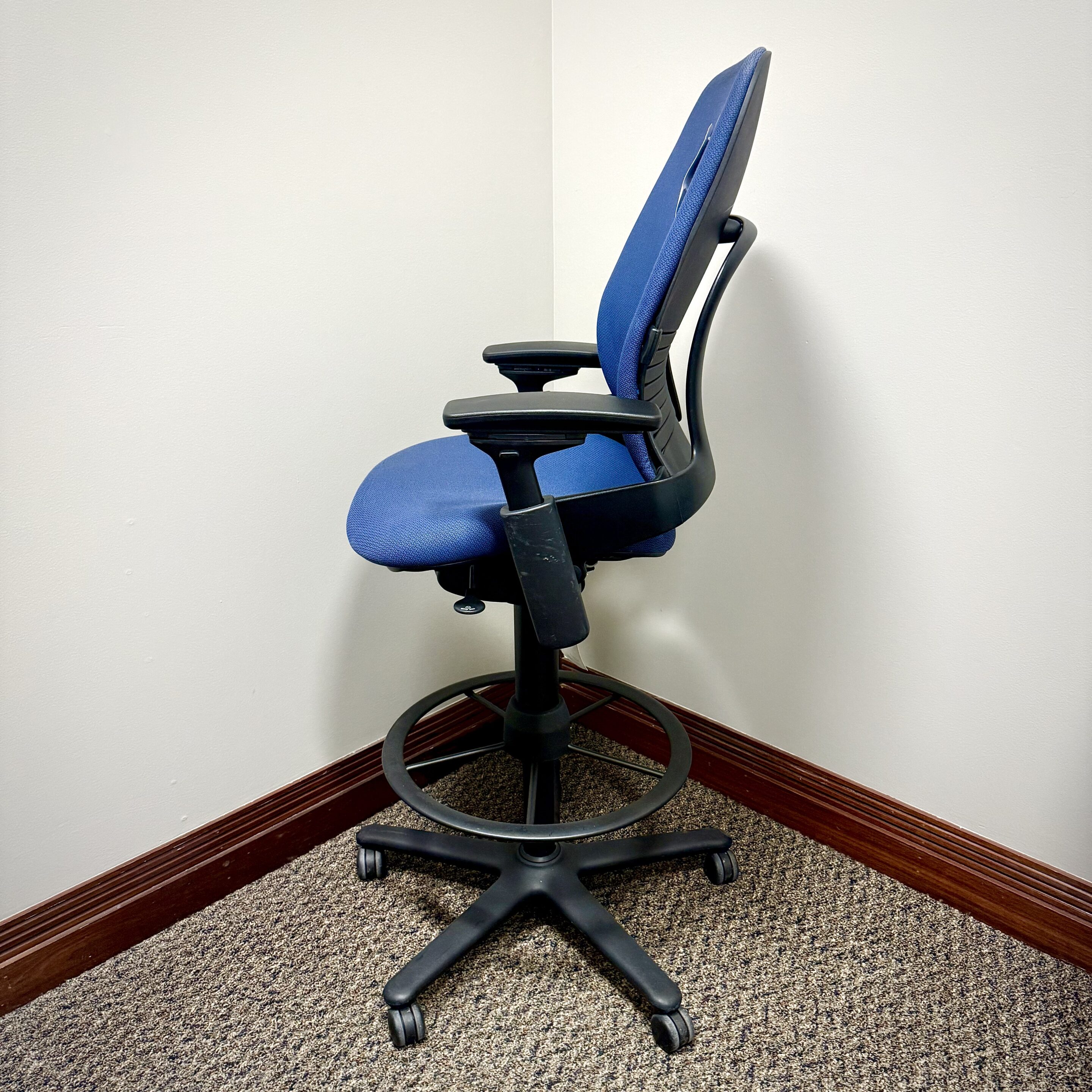 Steelcase Leap V-2 Stool - Image 3