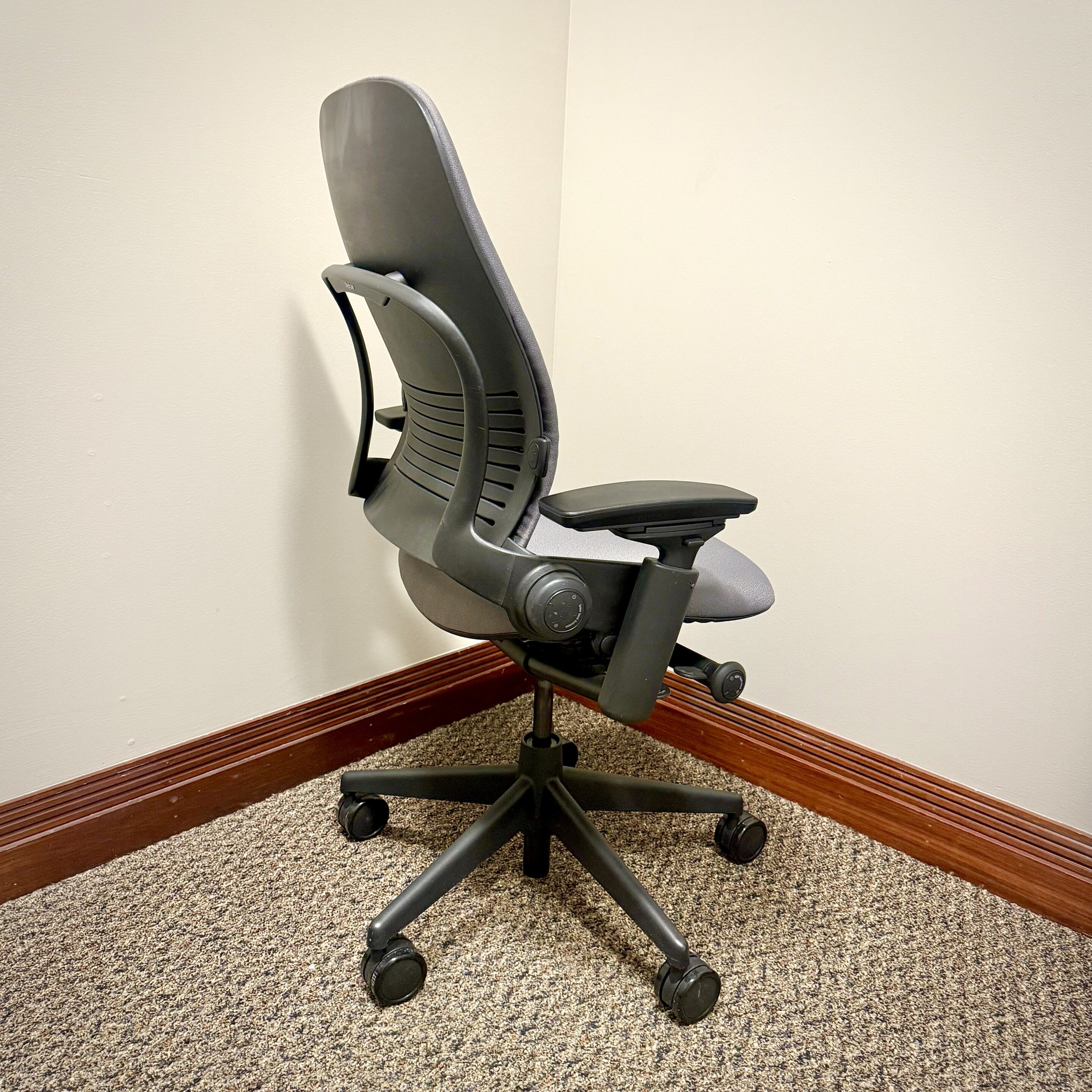 Steelcase Leap V-2 Grey - Image 6
