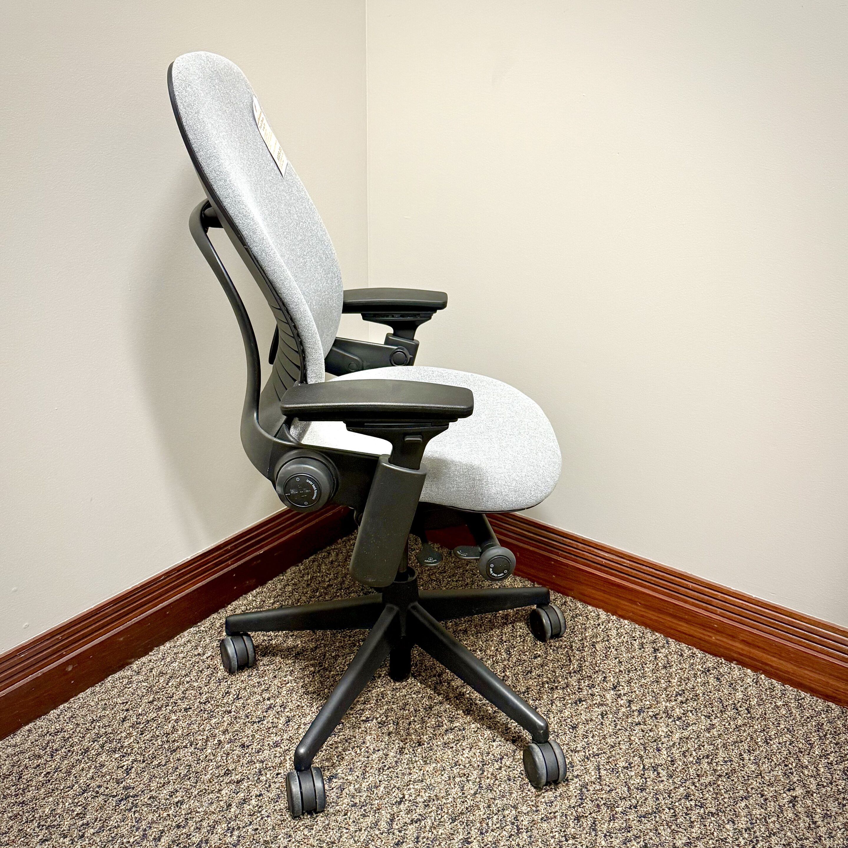 Steelcase Leap V-2 Iron - Image 7