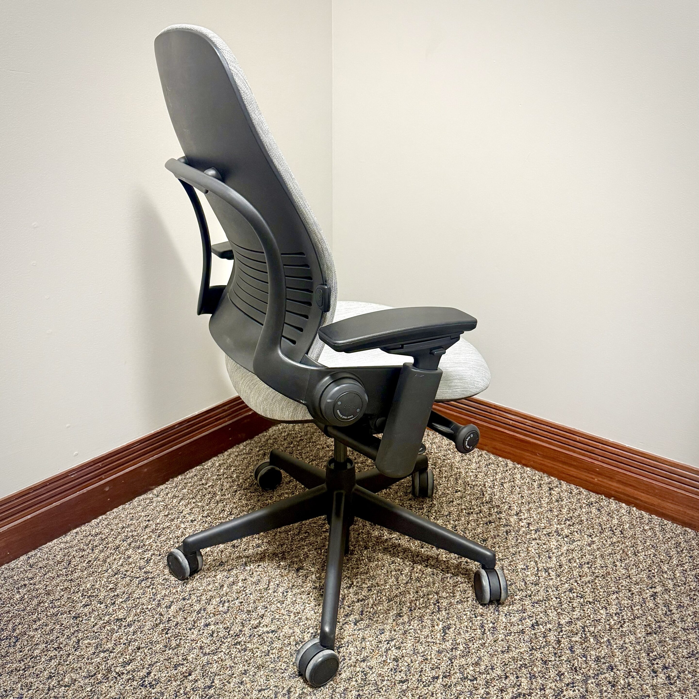 Steelcase Leap V-2 Luzon White - Image 6