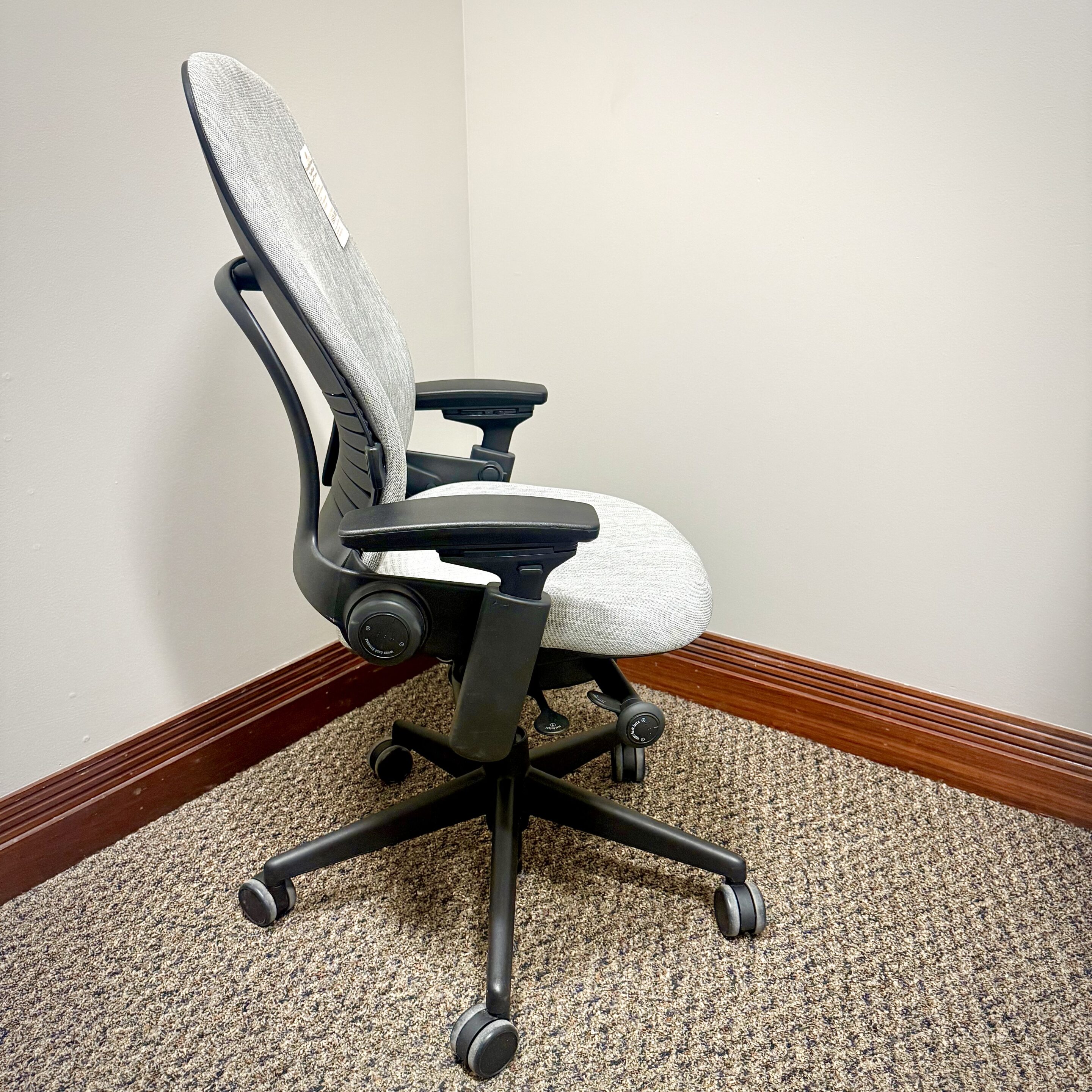 Steelcase Leap V-2 Luzon White - Image 7