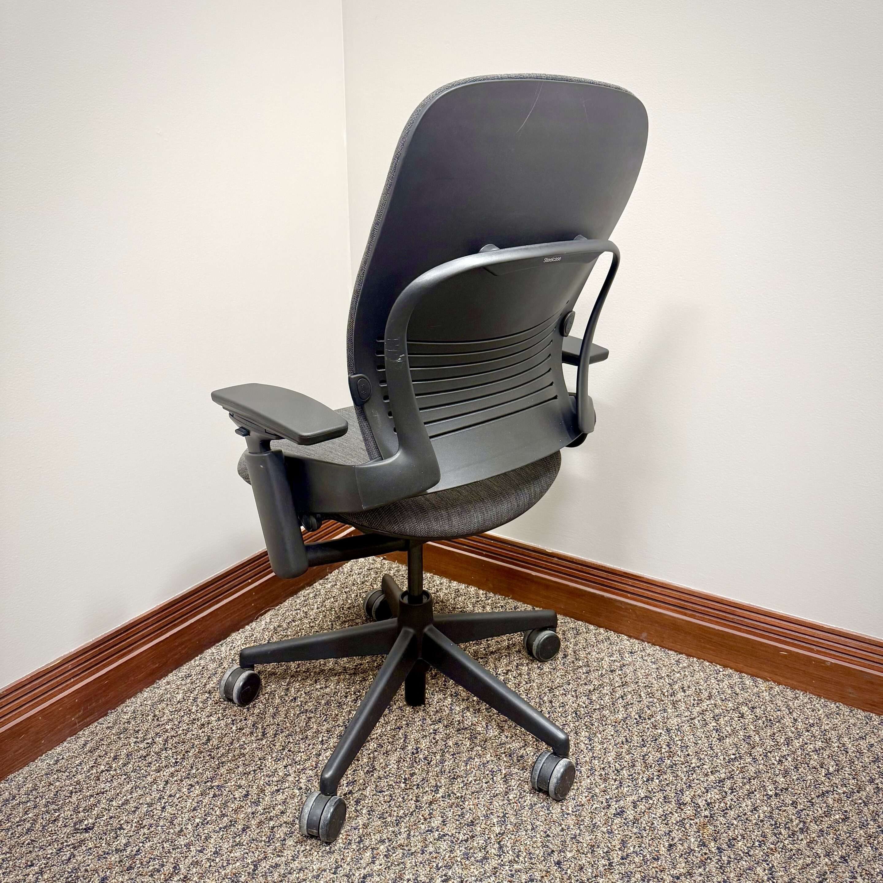 Steelcase Leap V-2 Luzon Black - Image 4